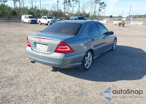 2005 Mercedes-Benz C 230 Kompressor Sport z USA, uszkodzony, nr VIN WDBRF40J95F703184